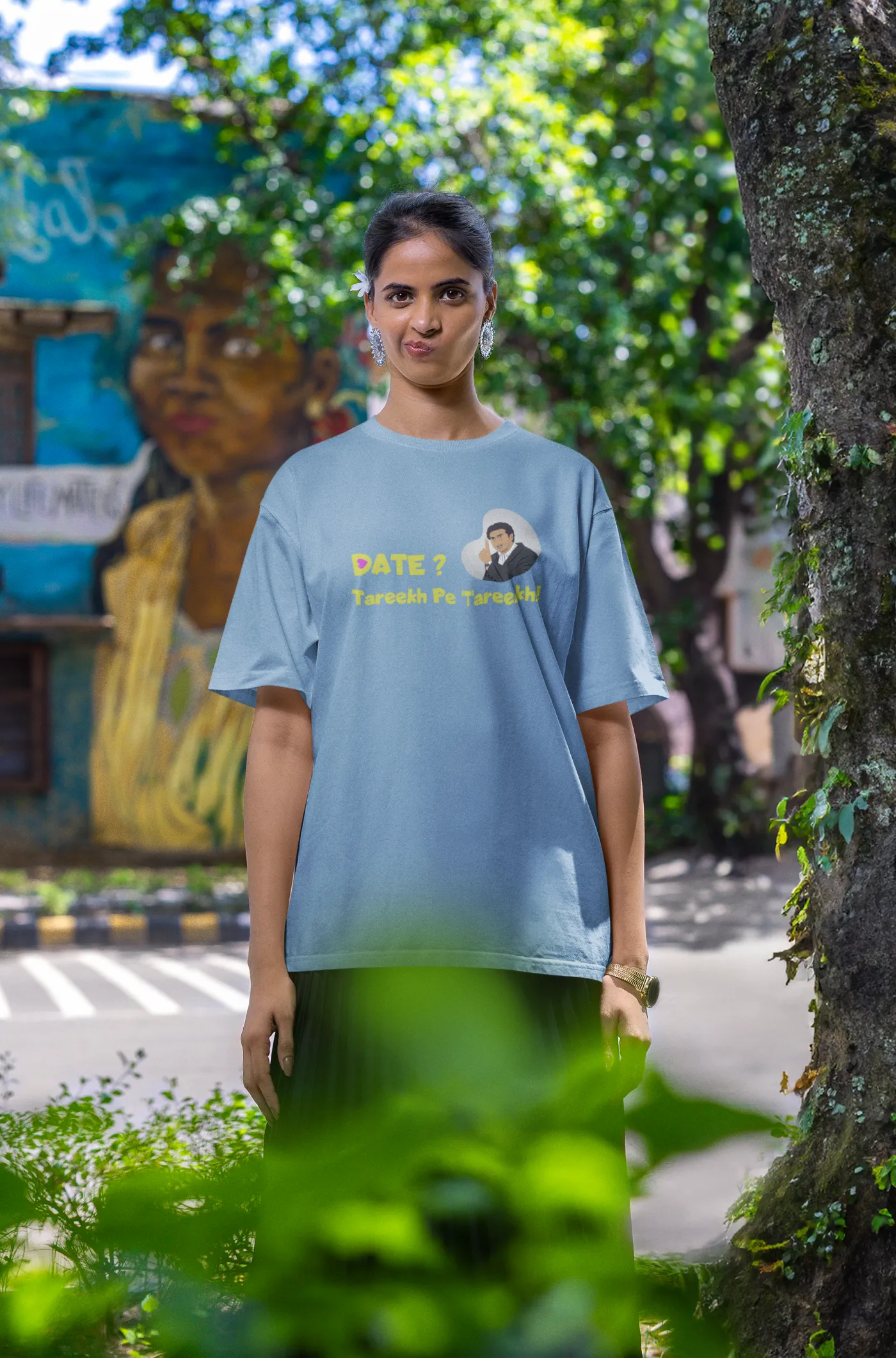 Datum? Tareekh pe Tareekh oversized T-shirt