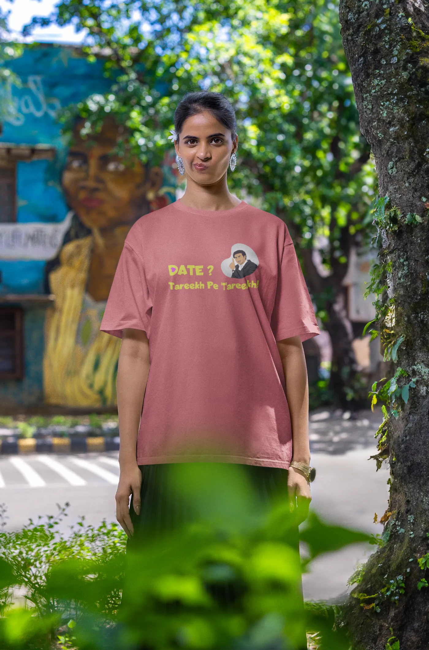 Datum? Tareekh pe Tareekh oversized T-shirt