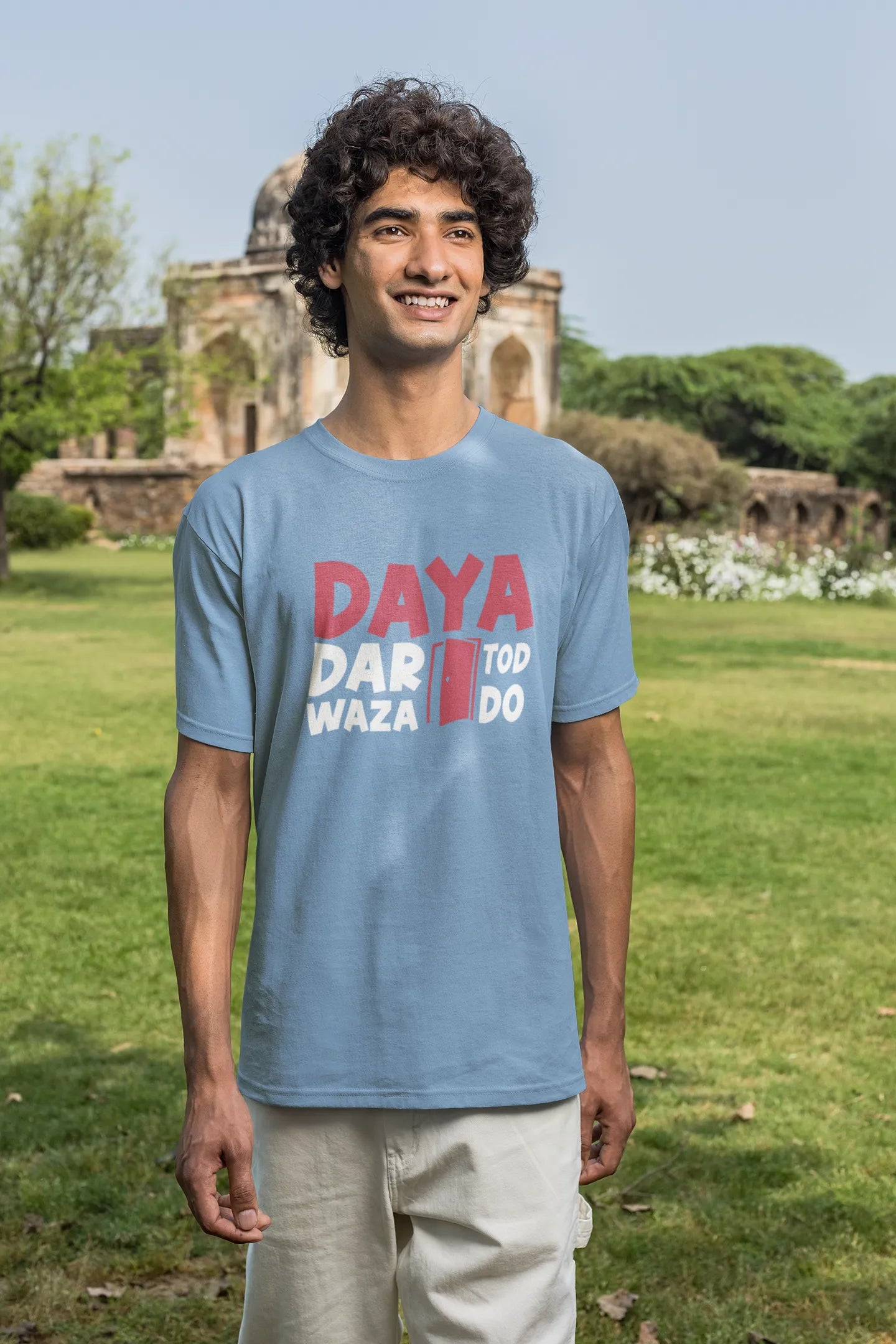 Daya darwaza tod do oversized T-shirt