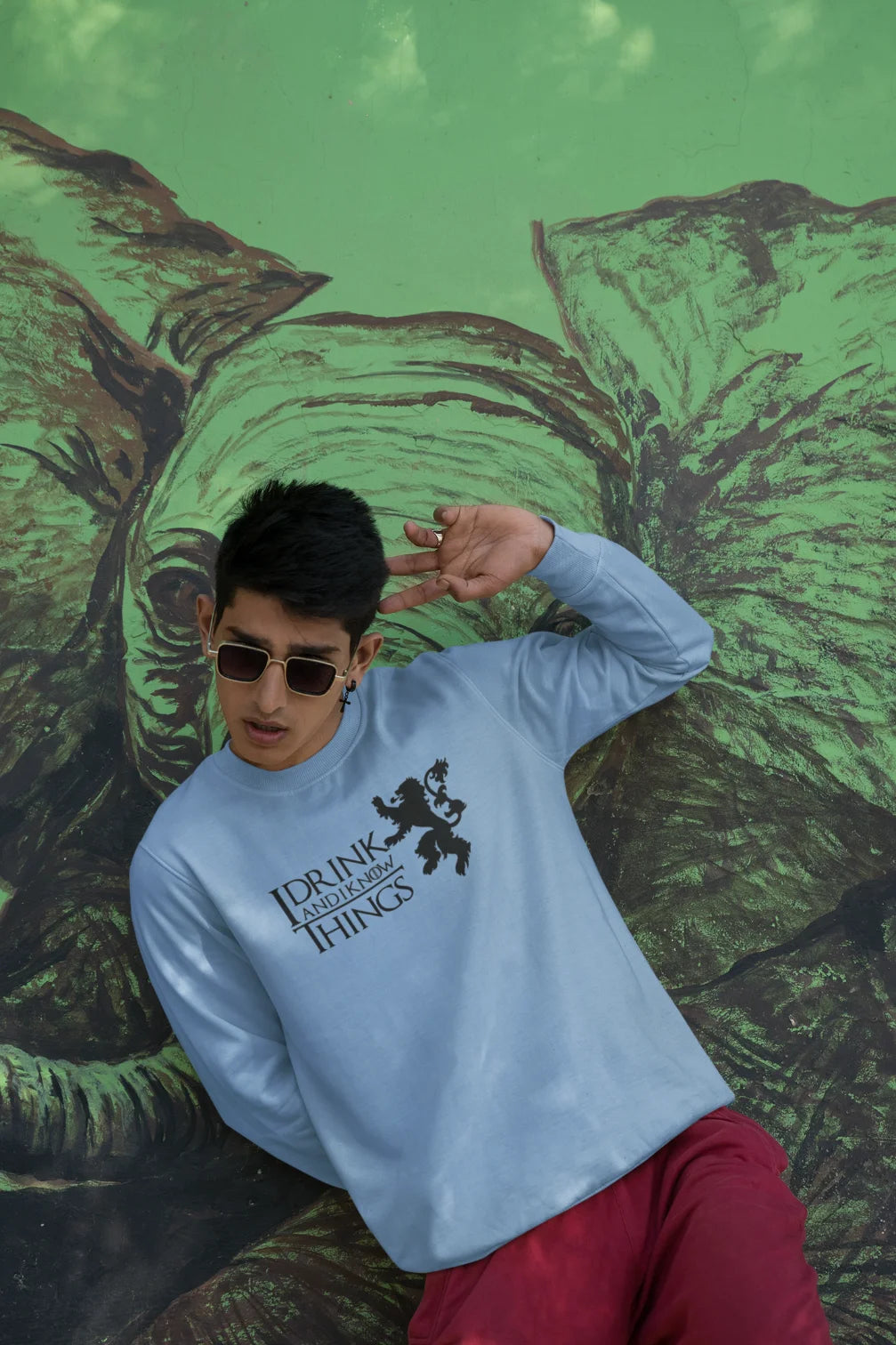 I drink and I know things Unisex Sweatshirt