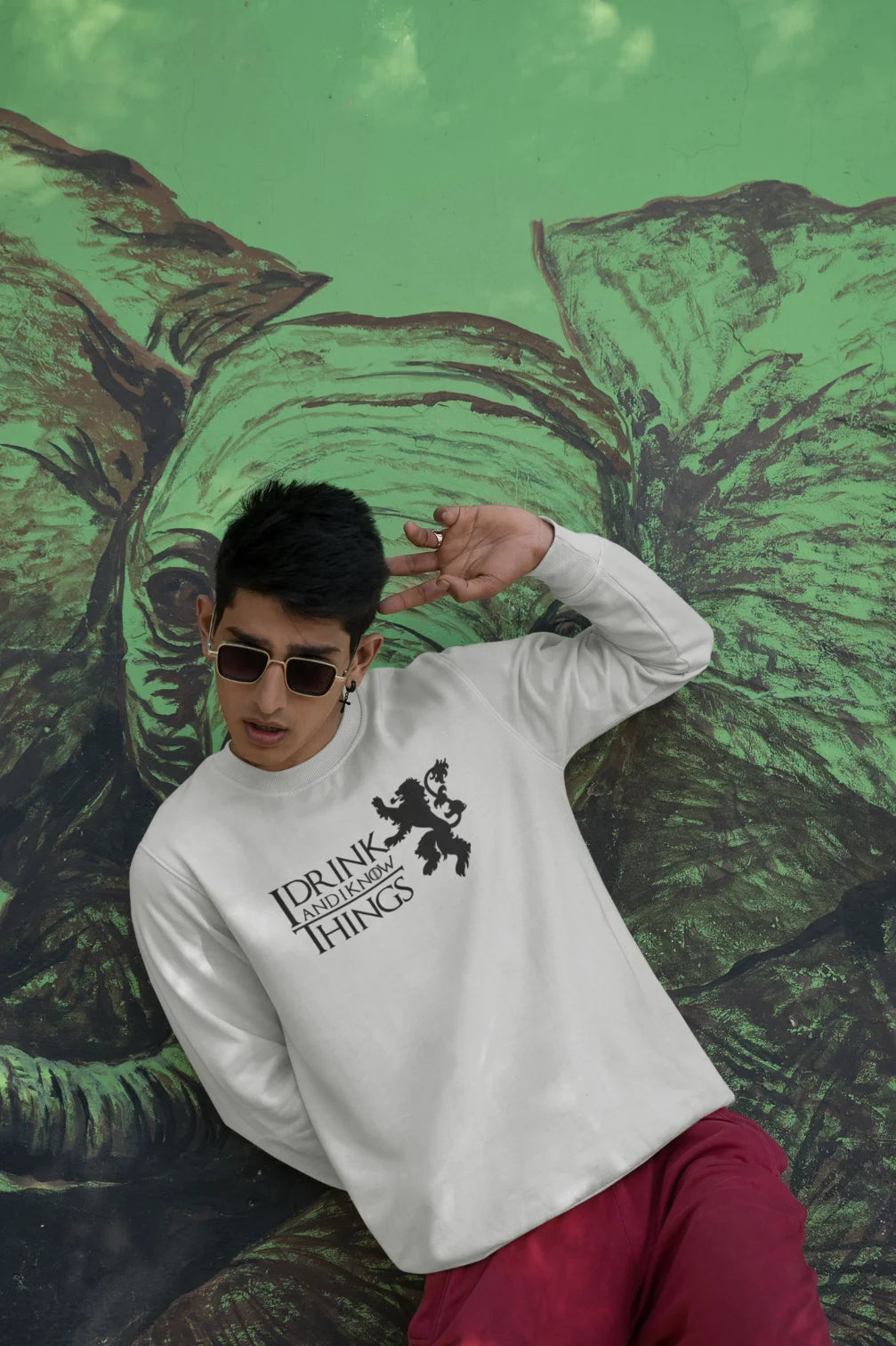 I drink and I know things Unisex Sweatshirt