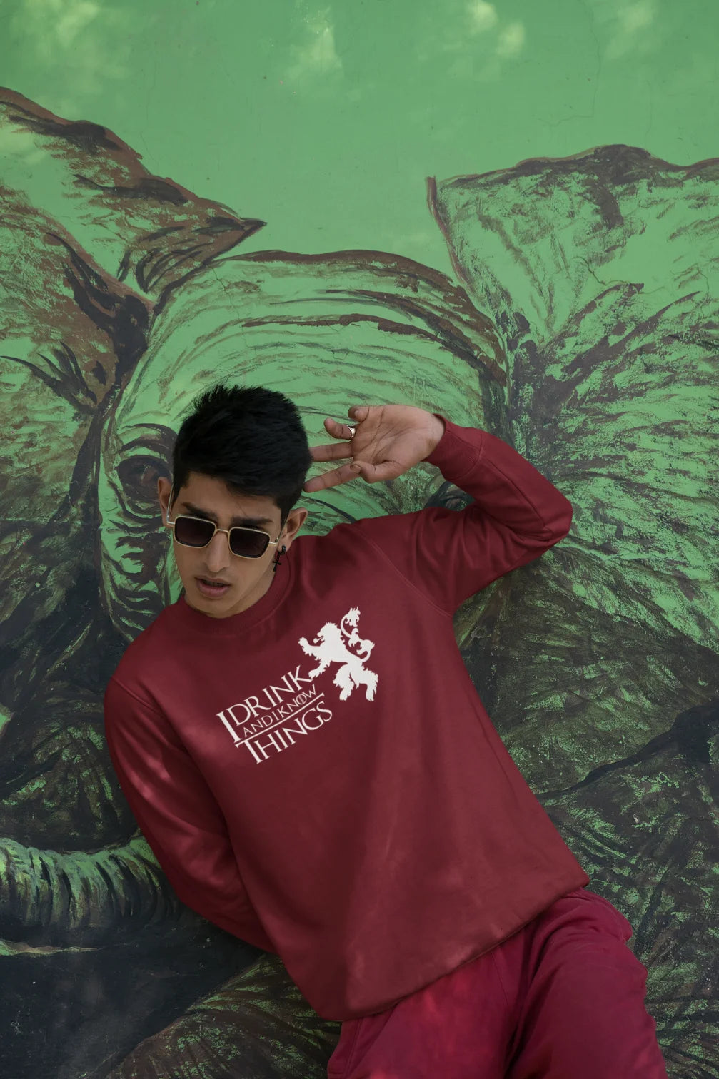 I drink and I know things Unisex Sweatshirt