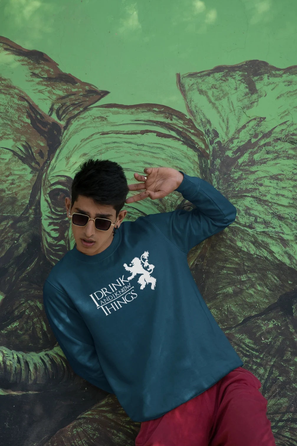 I drink and I know things Unisex Sweatshirt