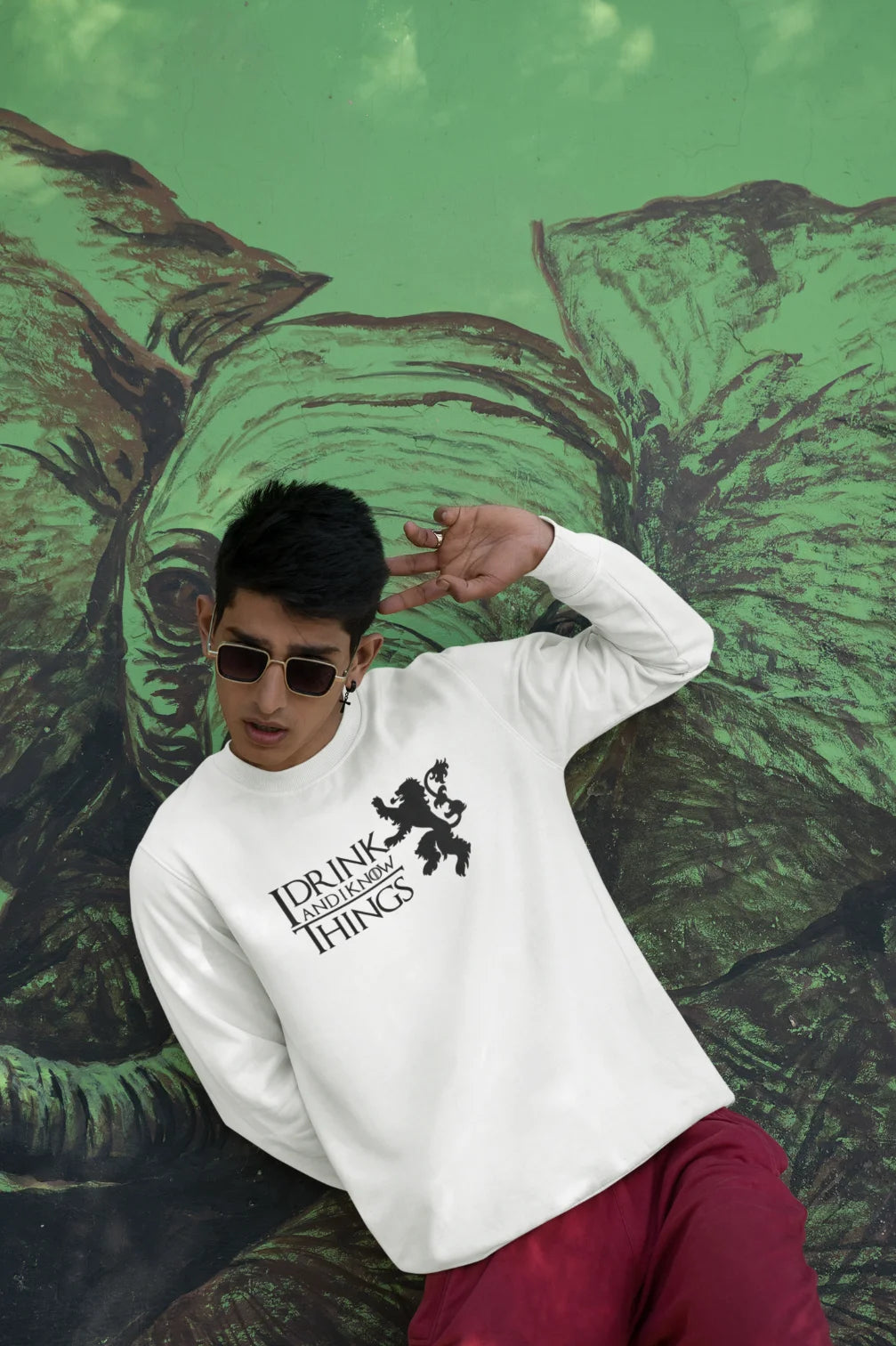 I drink and I know things Unisex Sweatshirt