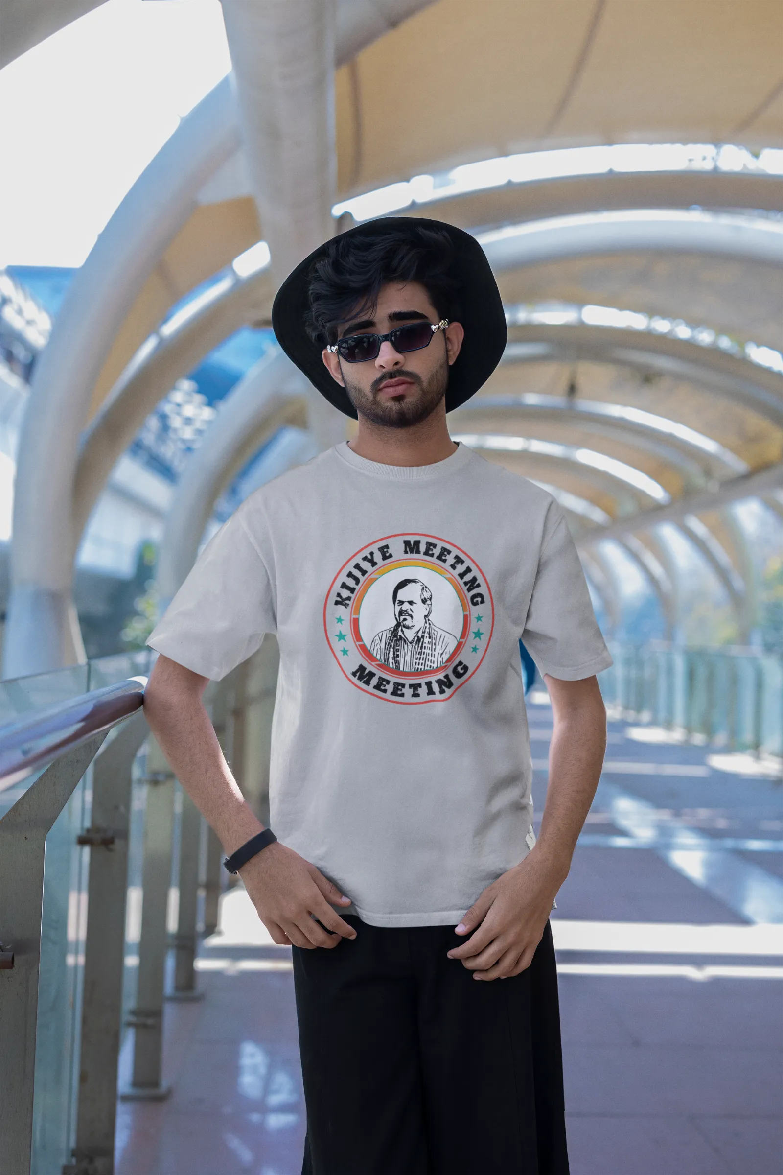 Kijiye Meeting Meeting T-Shirt