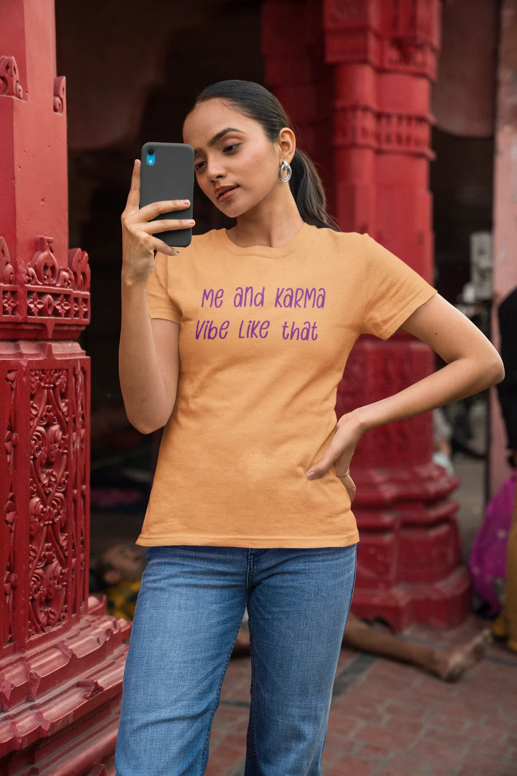 Ik en karma hebben dezelfde vibe als dat T-shirt.