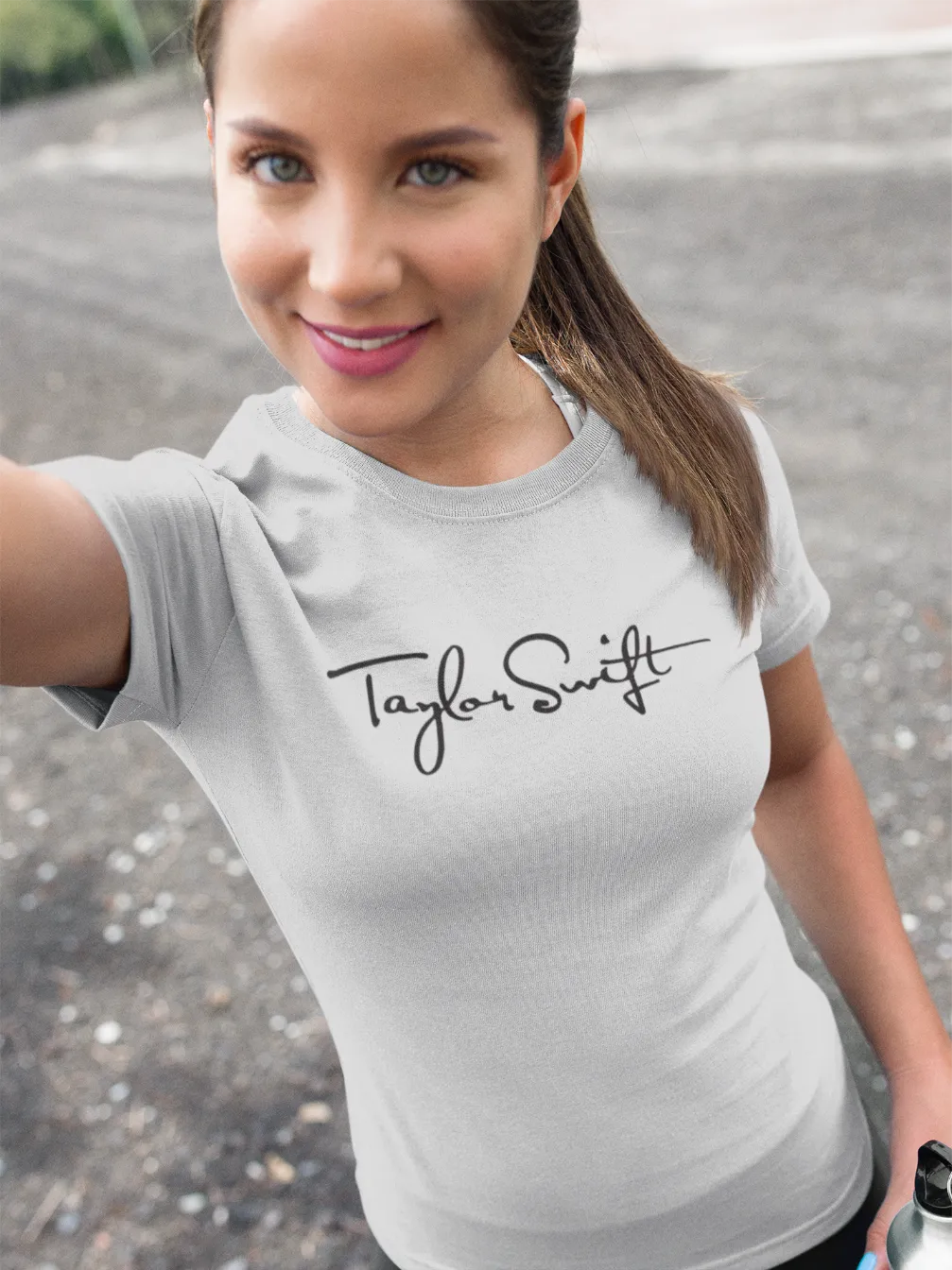 Taylor Swift Autograph T-Shirt