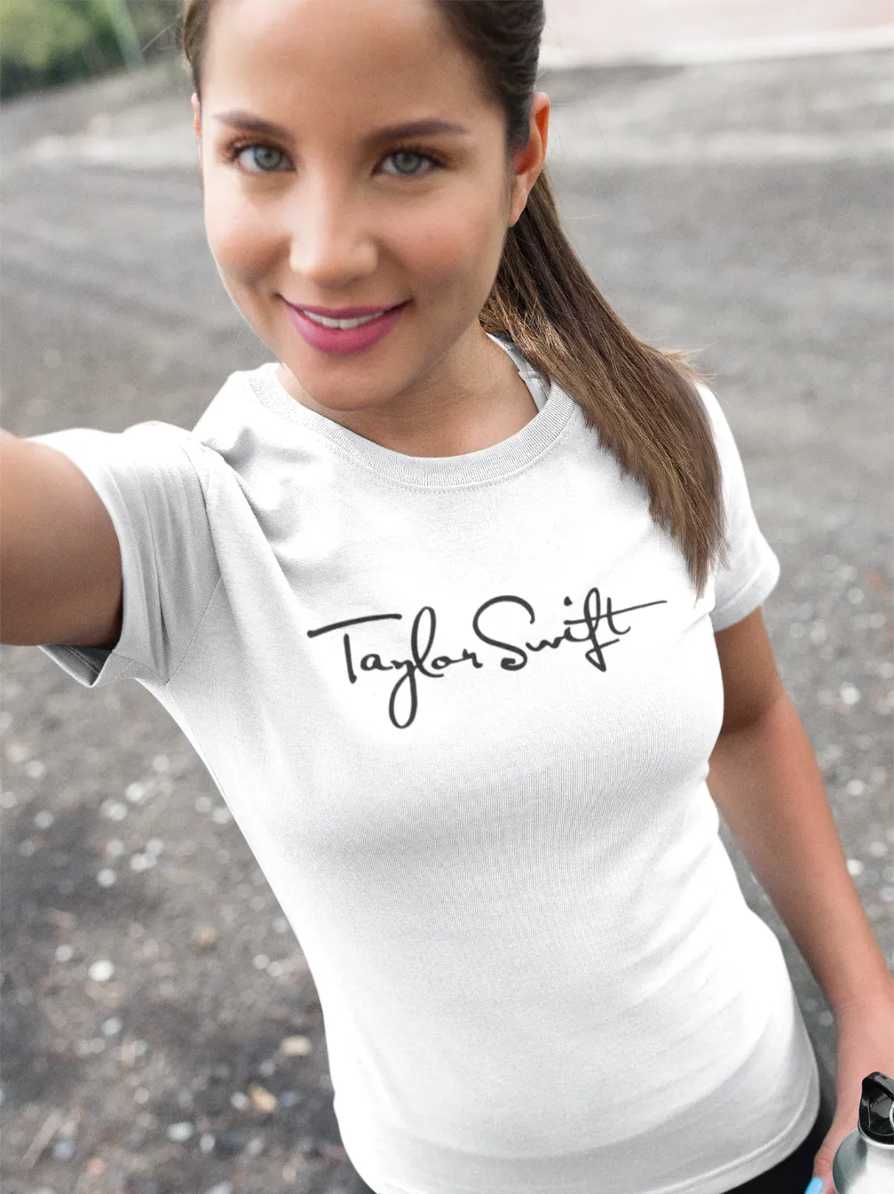 Taylor Swift Autograph T-Shirt