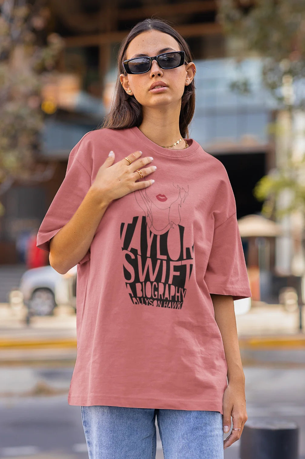 Taylor Swift Red Lips Oversized T-Shirt