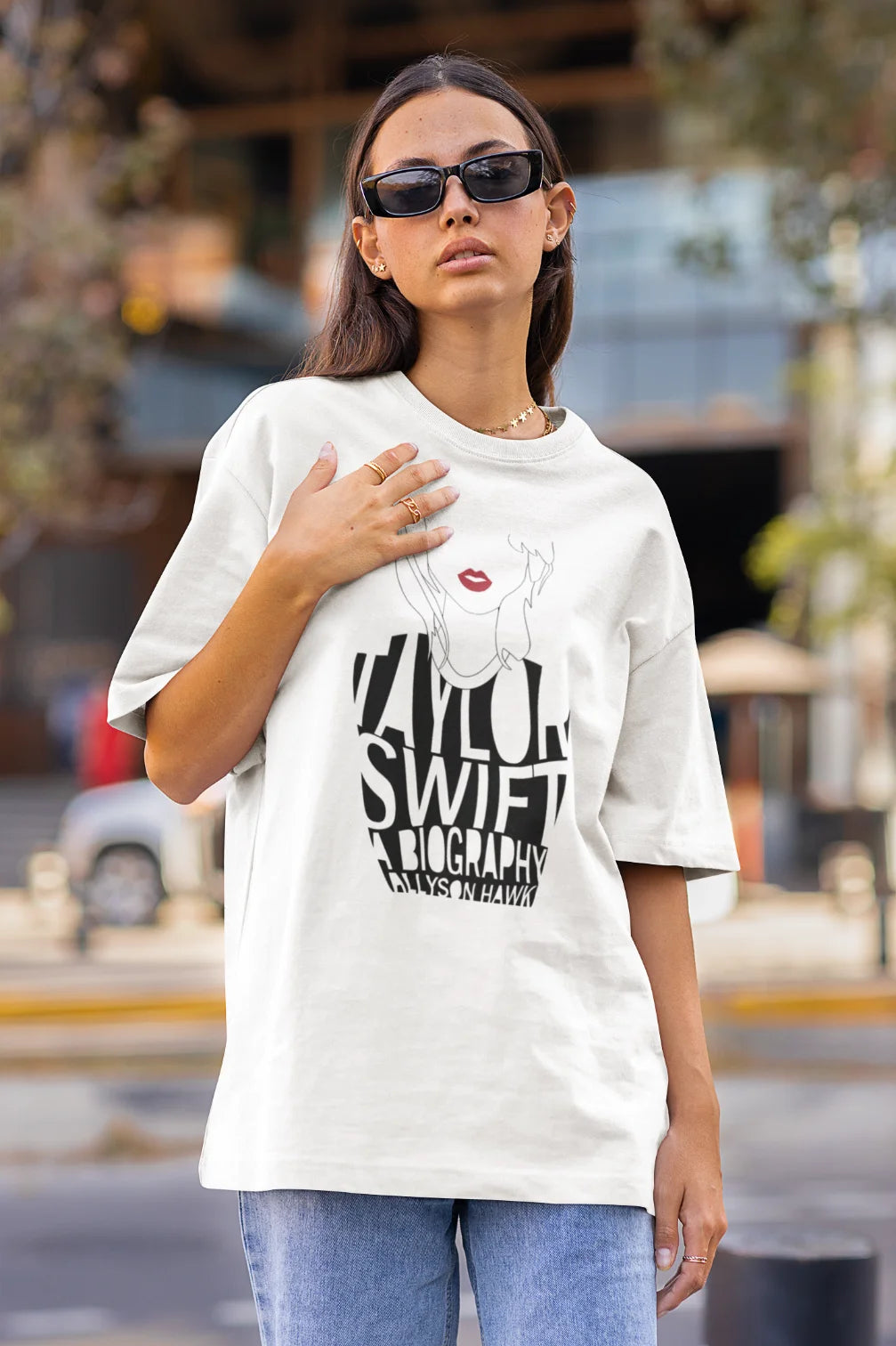 Taylor Swift Red Lips Oversized T-Shirt