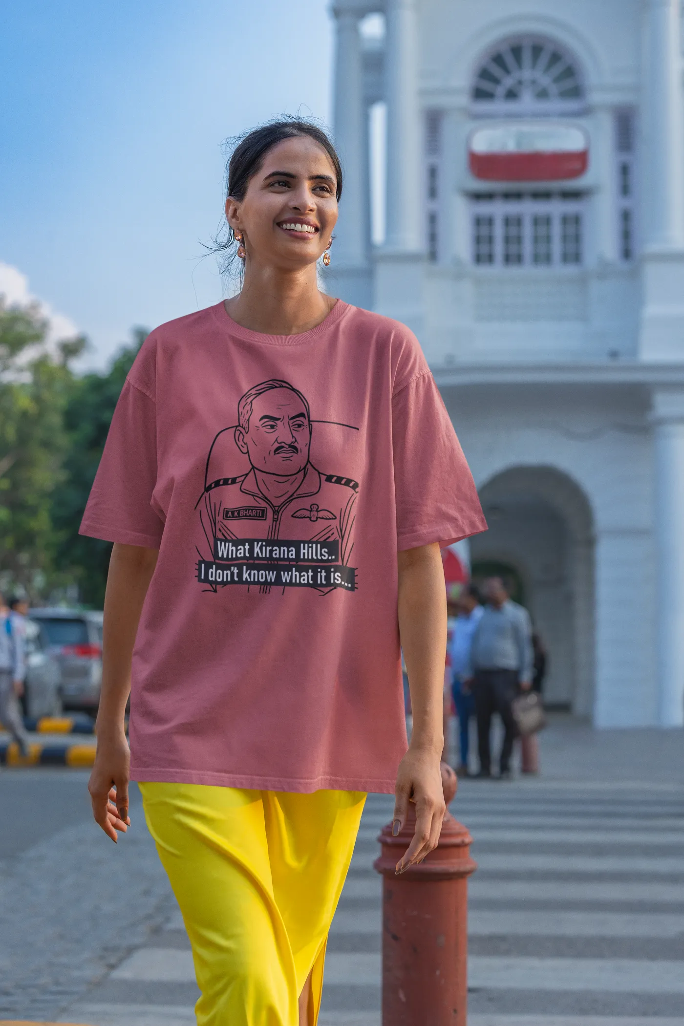 Wat Kirana Hills... ik weet niet wat het is. Oversized T-shirt.